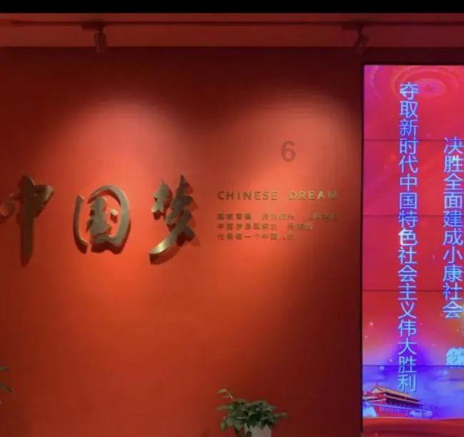 时尚发型女孩